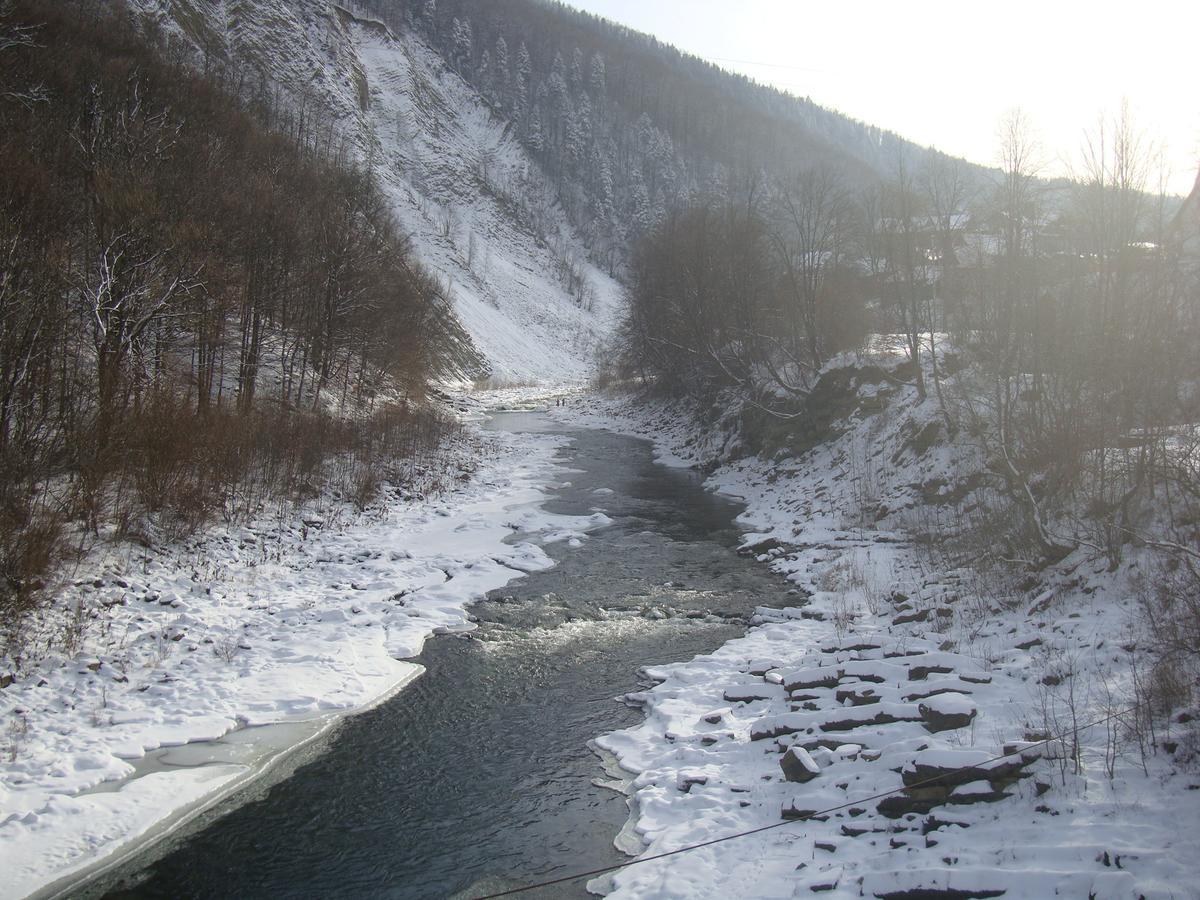 Котедж Гірський ยาเรมชา ภายนอก รูปภาพ